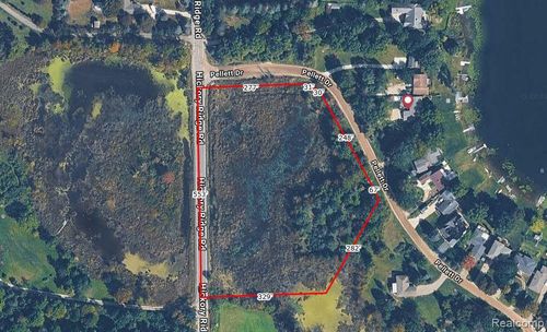 18965 Pellett Dr, Fenton, MI, 48430-8508 | Card Image