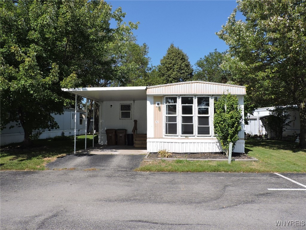 Jenny Ct, Buffalo, NY 14225