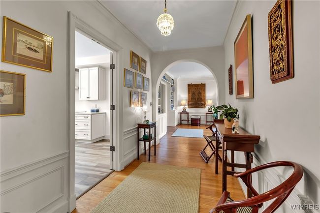 APT-6B - 33 Gates Cir, Condo with 2 bedrooms, 2 bathrooms and null parking in Buffalo NY | Image 5