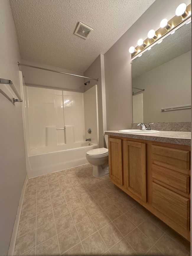 12101 Pinehurst Ln, Condo with 2 bedrooms, 2 bathrooms and null parking in Grand Blanc MI | Image 21