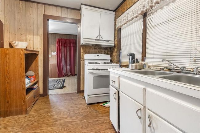 513 10 Th Ave, House other with 2 bedrooms, 1 bathrooms and null parking in Glenmora LA | Image 6