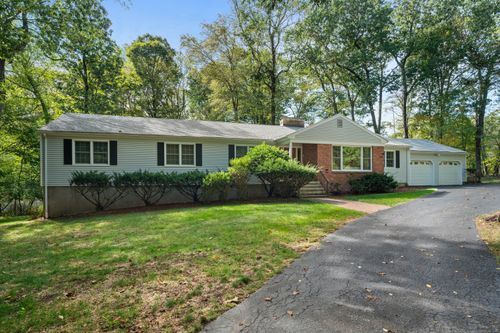 118 Maple Vale Dr, Woodbridge, CT, 06525-1100 | Card Image