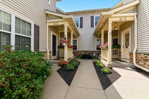 1150 Park Dr, Lake Geneva, WI, 53147-4588 | Card Image