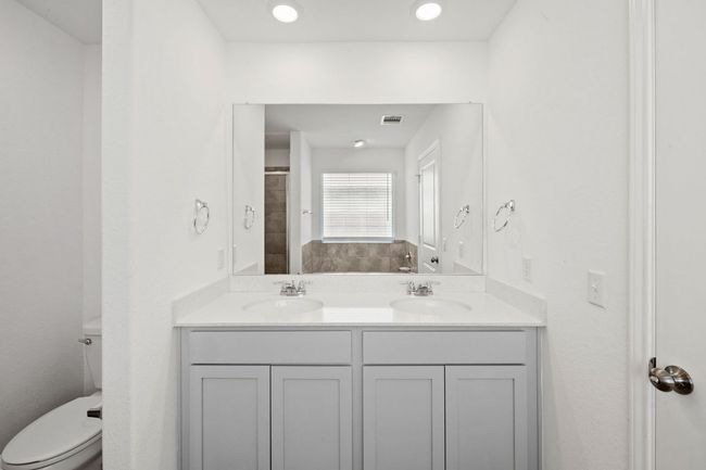 215 Silver Springs Bnd, House other with 3 bedrooms, 2 bathrooms and 2 parking in Kyle TX | Image 19