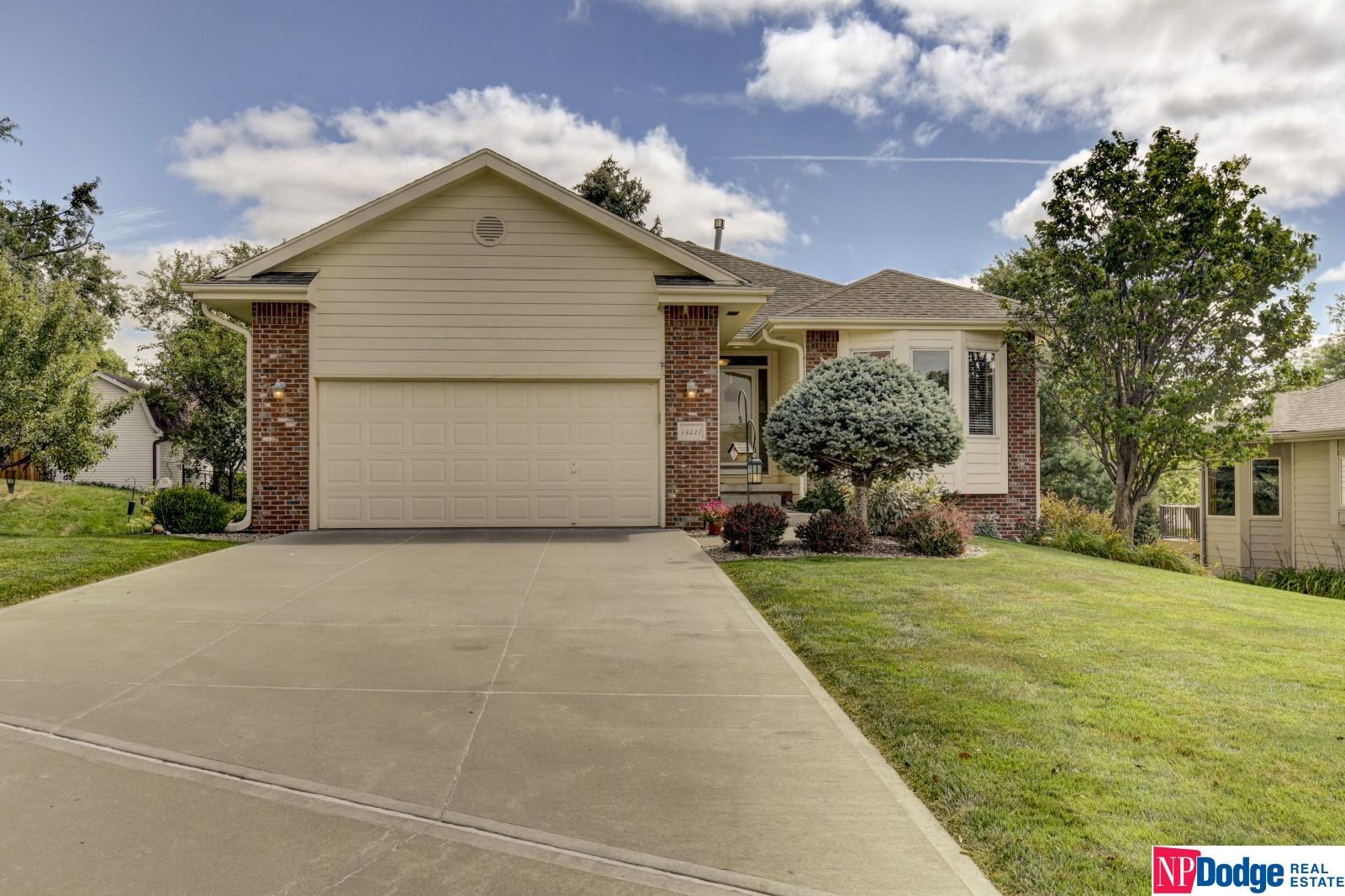 Washington Cir, Omaha, NE 68137