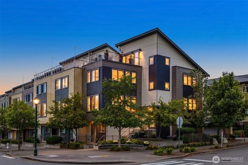 12-998 Ne High St, Issaquah, WA, 98029-7479 | Card Image