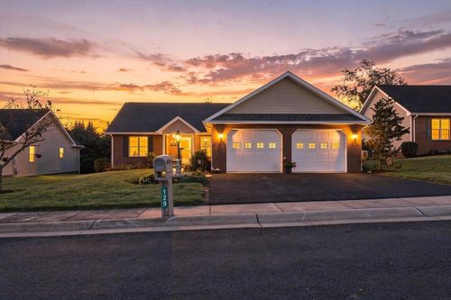 129 Red Oak Dr, STAUNTON, VA, 24401 | Card Image