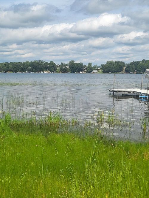 68 Gillard Ave Se, Buffalo, MN, 55313-4652 | Card Image