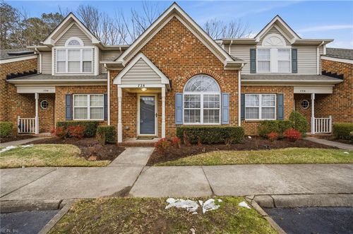 728 W Lake Cir, Chesapeake, VA, 23322-8391 | Card Image