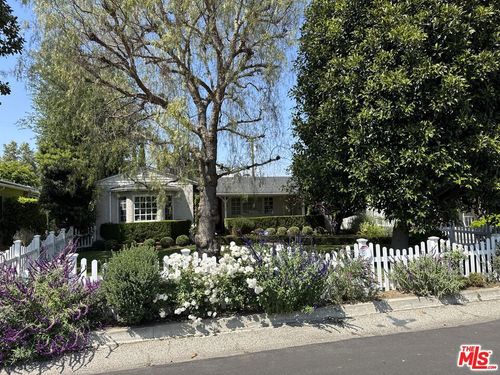 11741 Otsego St, Valley Village, CA, 91607-3220 | Card Image