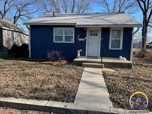 1018 Ne Monroe St, Topeka, KS, 66608-1147 | Card Image