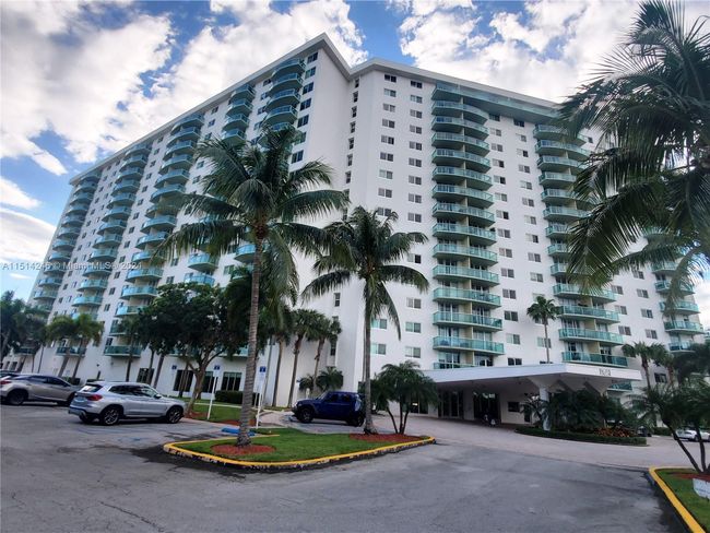 APT-923 - 19380 Collins Ave, Condo with 1 bedrooms, 1 bathrooms and null parking in Sunny Isles Beach FL | Image 23