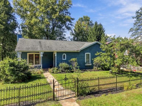 1027 5th St, Oakmont, PA, 15139-1260 | Card Image