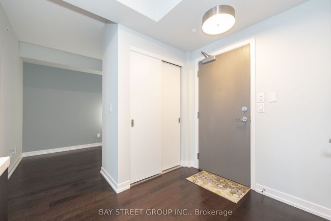 3212 - 21 Widmer St, Condo with 2 bedrooms, 1 bathrooms and null parking in Toronto ON | Image 7