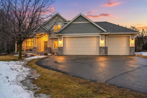 925 Sadies Ln, Hudson, WI, 54016-7718 | Card Image