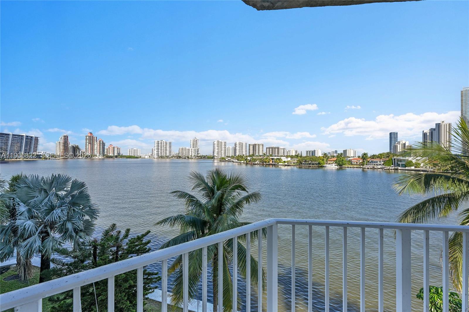 Residential in Sunny Isles Beach 2