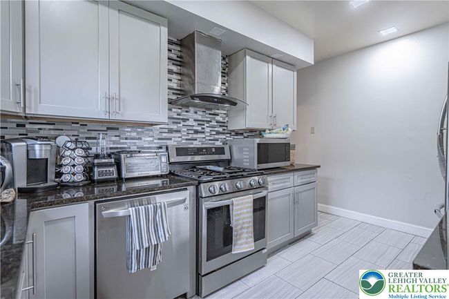 754 W Cumberland St, Townhouse with 3 bedrooms, 2 bathrooms and null parking in Allentown PA | Image 12