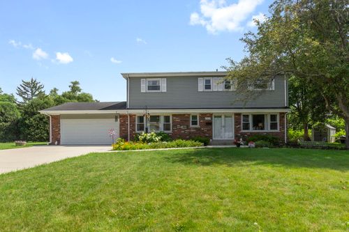 1211 W Marion Rd, Arlington Heights, IL, 60004-4529 | Card Image