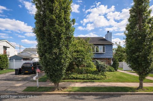572 Darlington Avenue, Staten Island, NY, 10309 | Card Image