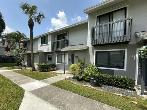 2404 Seaside Dr, Greenacres, FL, 33463-2372 | Card Image
