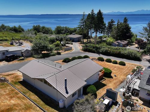 4135 Lovely Rd, Clinton, WA, 98236-8910 | Card Image