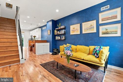 2639 Titan St, PHILADELPHIA, PA, 19146-3815 | Card Image