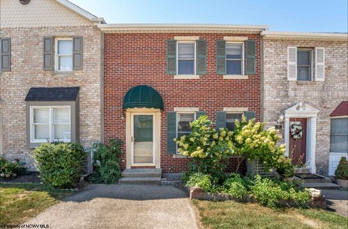 42 Old House Ln, Morgantown, WV, 26505-1718 | Card Image