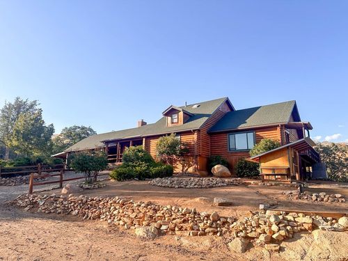 567 Mountain Shadow Rd, Wofford Heights, CA, 93285-9562 | Card Image