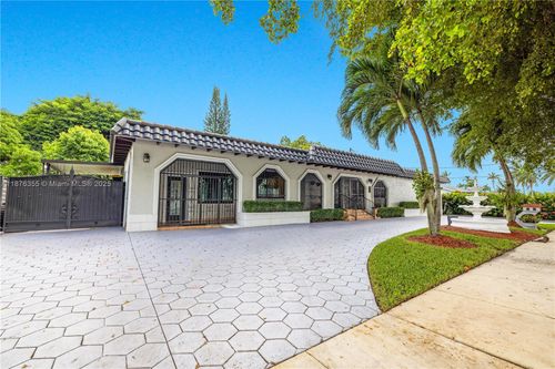 4325 Sw 95th Ave, Miami, FL, 33165-5245 | Card Image