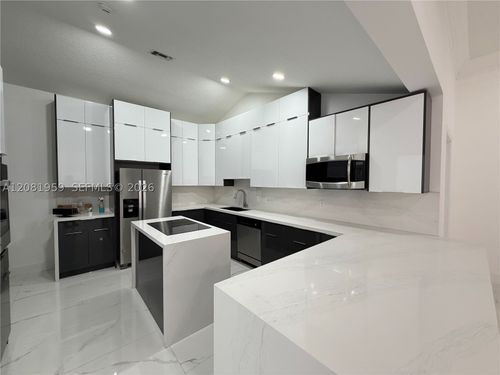 2029-2029 Greenview Cove Dr, Wellington, FL, 33414-7746 | Card Image