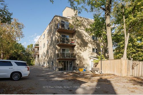 93 High St, London, ON, N6C4J8 | Card Image