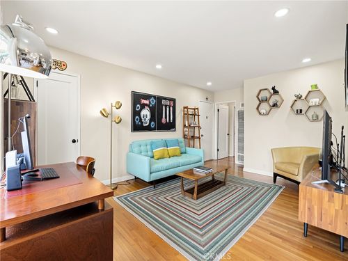 2-3042 E 3rd St, Long Beach, CA, 90802 | Card Image