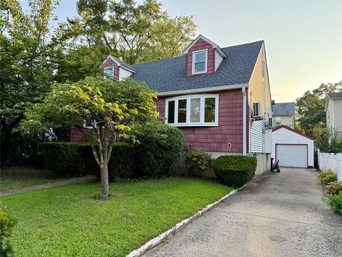61 Juniper Rd, Port Washington, NY, 11050-1451 | Card Image