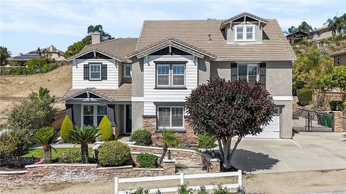 209 Oldenburg Ln, Norco, CA, 92860-3955 | Card Image