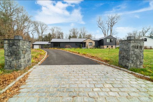 113 Woodbrook Dr, Stamford, CT, 06907-1034 | Card Image