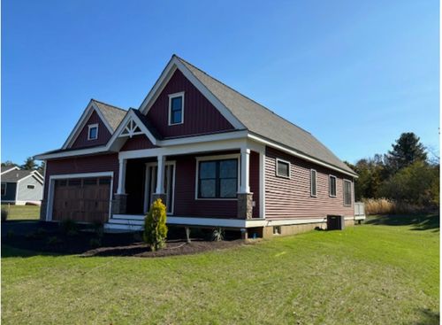 21 Edgewater Dr, Brentwood, NH, 03833-4444 | Card Image