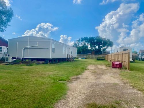 555 Center St, Matagorda, TX, 77457 | Card Image