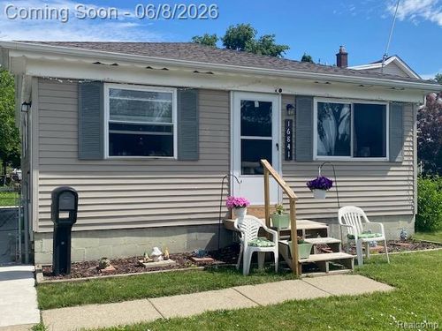 16841 Stephens Dr, Eastpointe, MI, 48021-1704 | Card Image