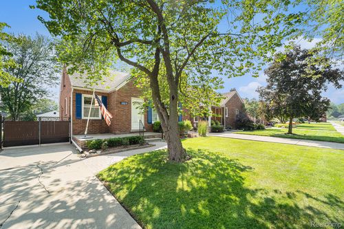 20874 Woodmont St, Harper Woods, MI, 48225-1814 | Card Image