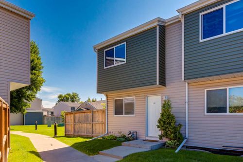 21-5425 Pensacola Crescent Se, Calgary, AB, T2A2G7 | Card Image