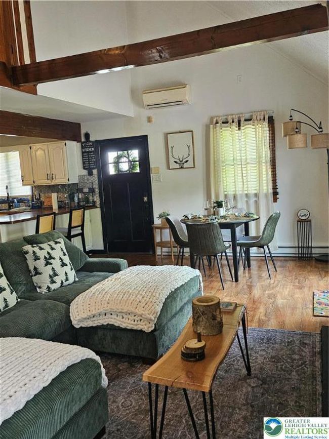 64 Autumn Ln, House other with 3 bedrooms, 2 bathrooms and null parking in Jim Thorpe PA | Image 19
