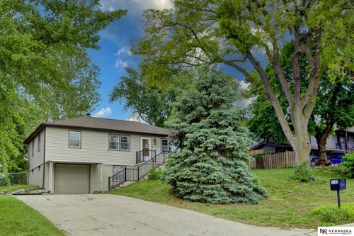 2102 Avery Road, Bellevue, NE, 68005 | Card Image