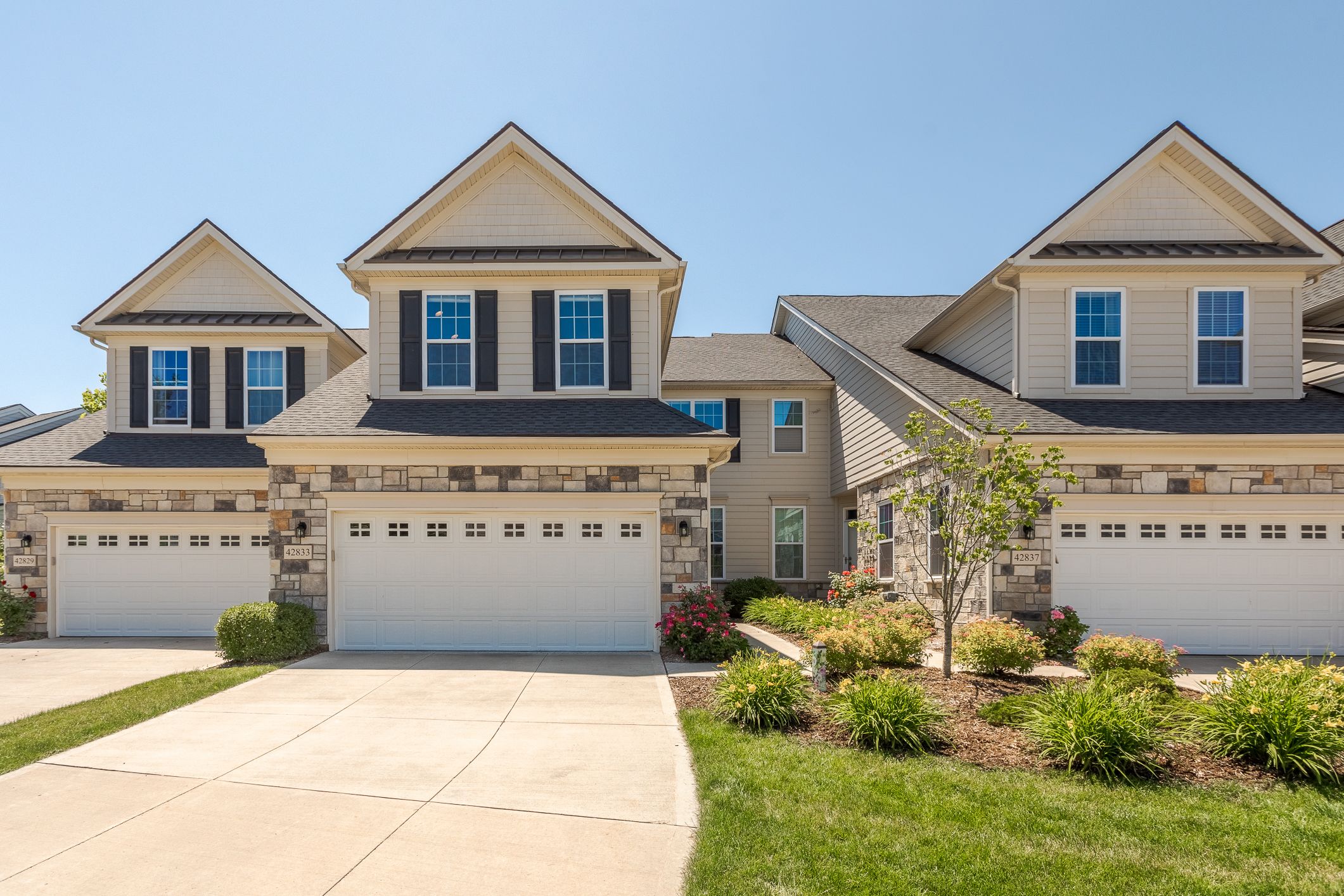 Cardinal Way, Novi, MI 48375