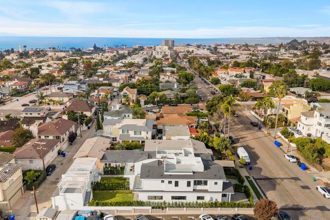 7214 Fay Ave, House other with 4 bedrooms, 3 bathrooms and 2 parking in La Jolla CA | Image 27