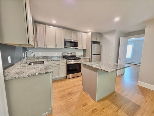 5 Greystone Ave, North Providence, RI, 02911-1013 | Card Image