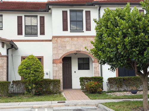 10606-10606 W 33rd Way, Hialeah, FL, 33018-2120 | Card Image