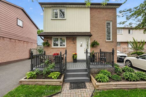 75 Berrisfield Cres, Hamilton, ON, L8T4X1 | Card Image
