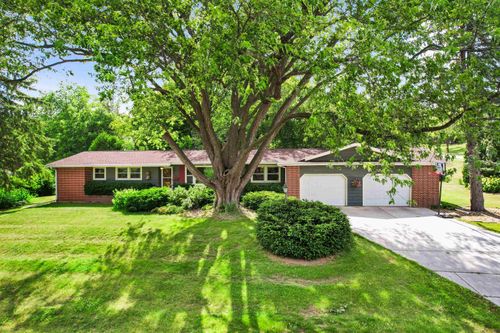916 Riverview Dr, Stoughton, WI, 53589-1246 | Card Image
