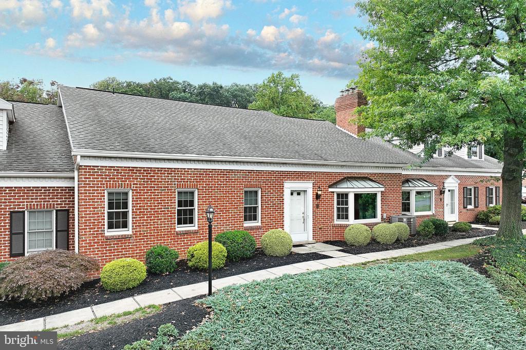 Wyntre Brooke Dr, York, PA 17403