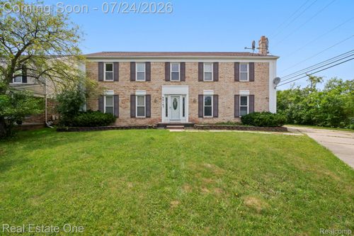 5510 Greenbriar Dr, West Bloomfield, MI, 48322-1417 | Card Image